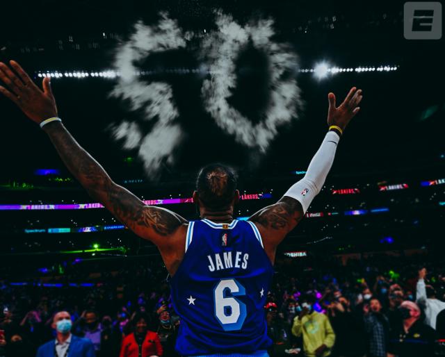 开云体育APP下载-三场比赛两次轰下50+ 37岁的詹姆斯依然不所不能